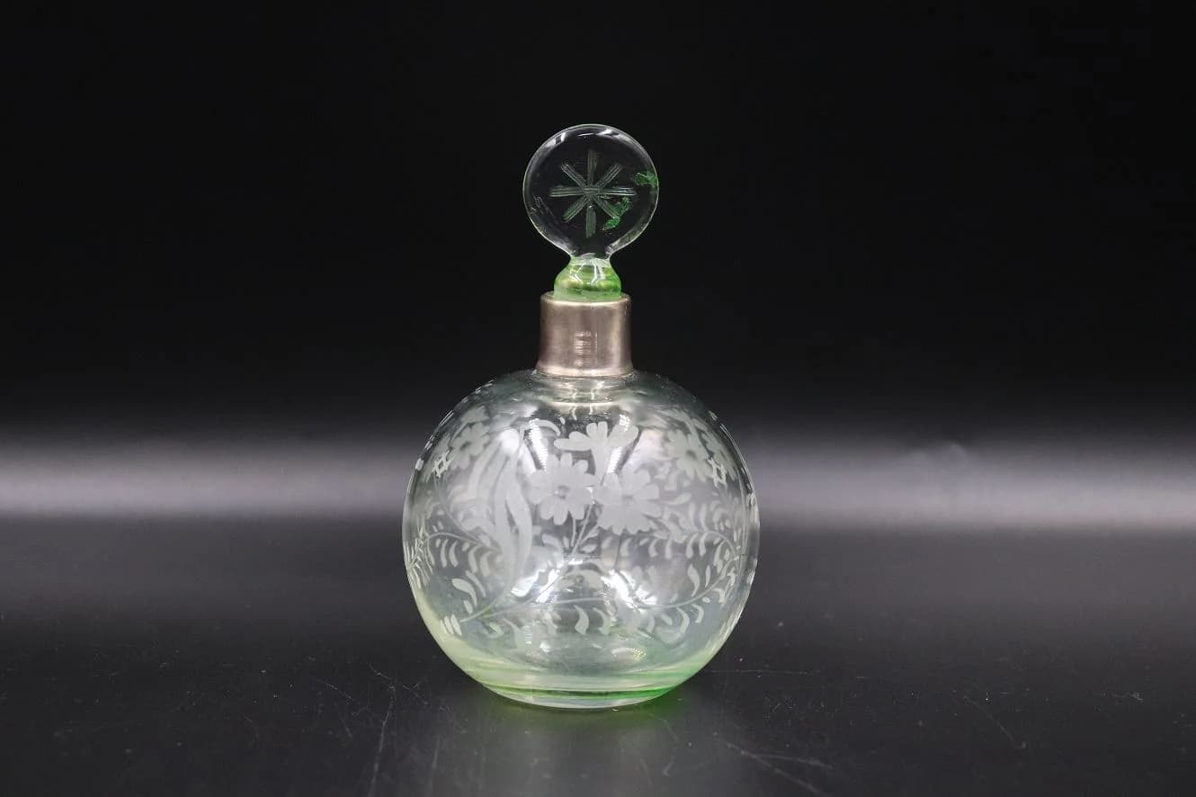 パフュームボトル|ガラス・1930年代 草花のエッチング 11cm