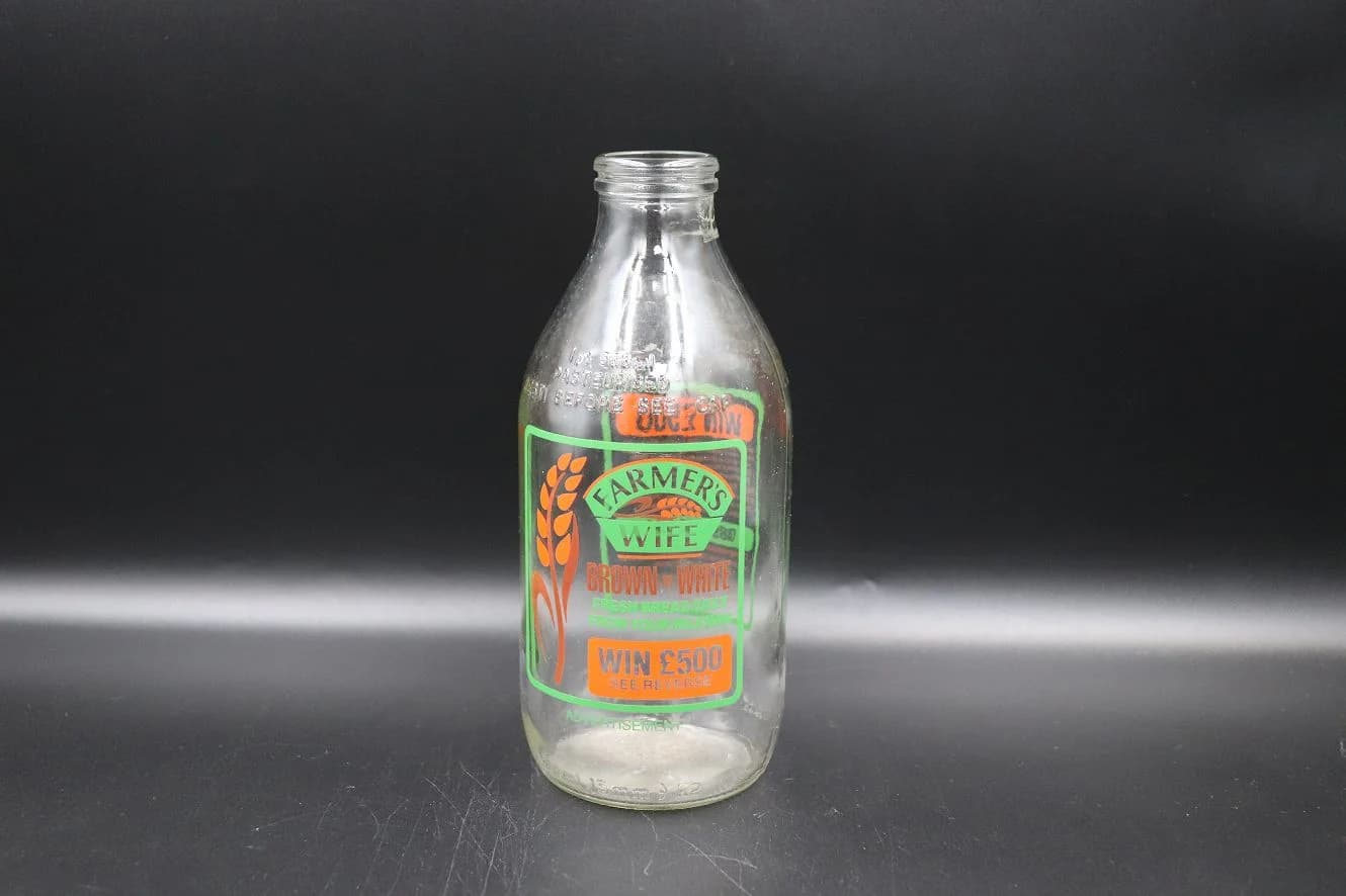 ミルクボトル｜1960年代 FARMER’S WIFE の広告入り 18.3cm
