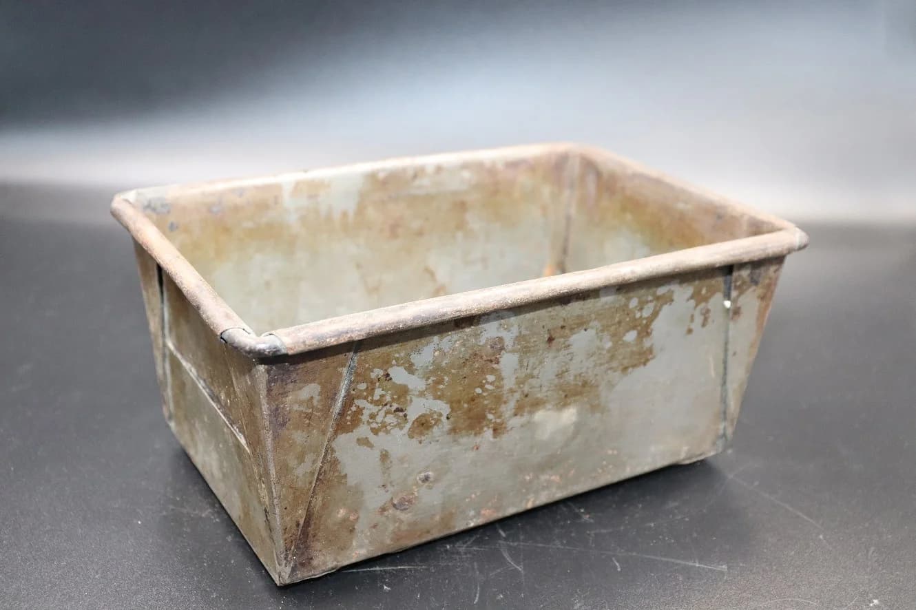 ベーキングパン｜1930年代 幅20cm・奥行13.5cm・高さ9cmの大きめの型