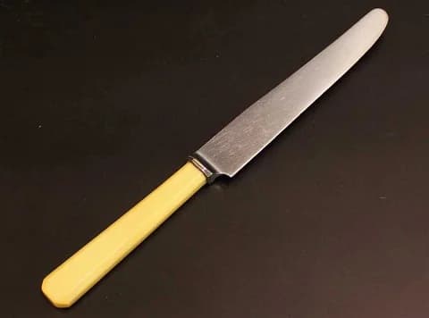 テーブルナイフ|1980年代 クリームイエローの柄 23.5cm