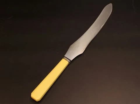 ブレッドナイフ｜クリームイエローの柄 35cm