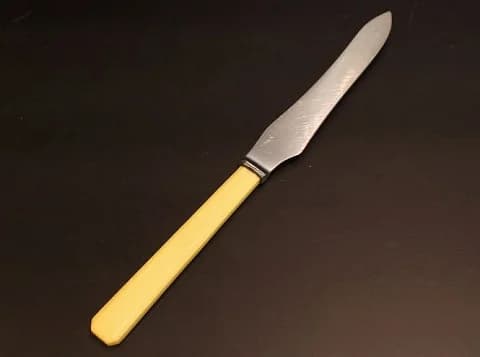 ブレッドナイフ｜クリームイエローの柄 30cm