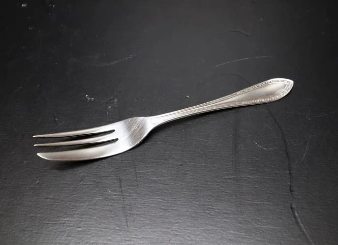 ケーキフォーク|洋白EPNS 粒縁飾りの13.5cm