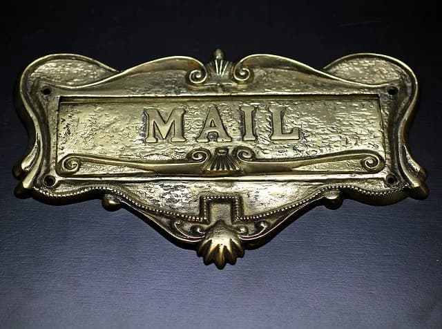 ドアプレート｜メタル 「MAIL」の玄関プレート 24.8×14cm