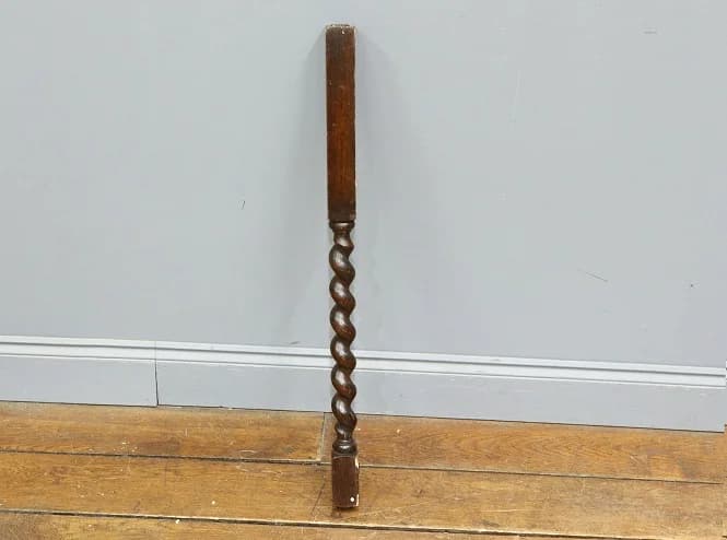 ウッドパーツ｜オーク・1930年代 細身のバーリーツイスト脚 4×4×70cm