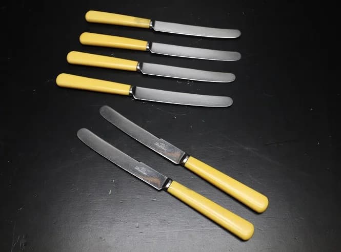 デザートナイフ｜ステンレス・1960年代 イエローの柄 18.5cm