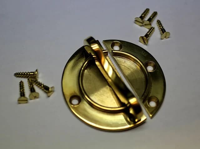 テーブルクリート|天板を留める回転金具 径6.4cm
