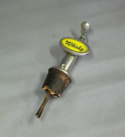 ボトル栓｜1970年代 「Whisky」のコルク付きポアラー 11.5cm