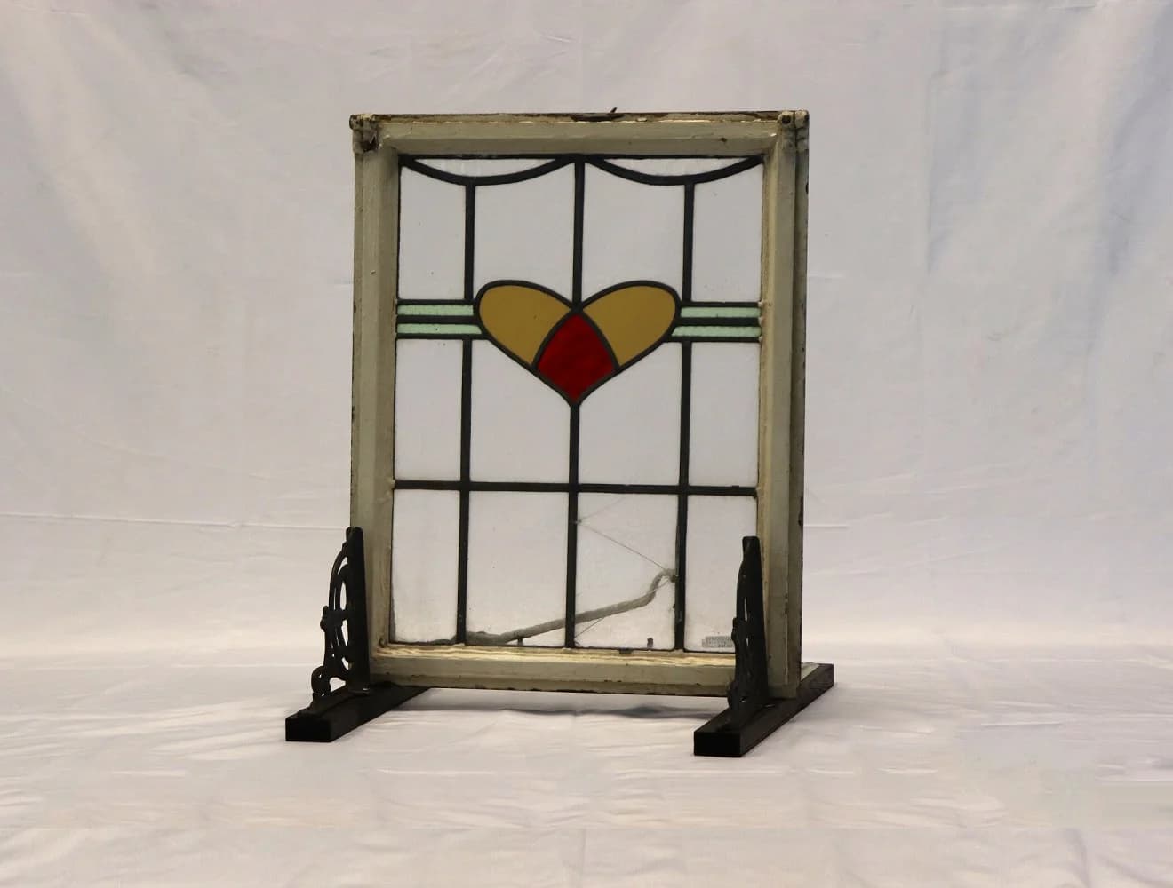 ステンドグラス｜1930年代 琥珀のハート形 51×62.5cm