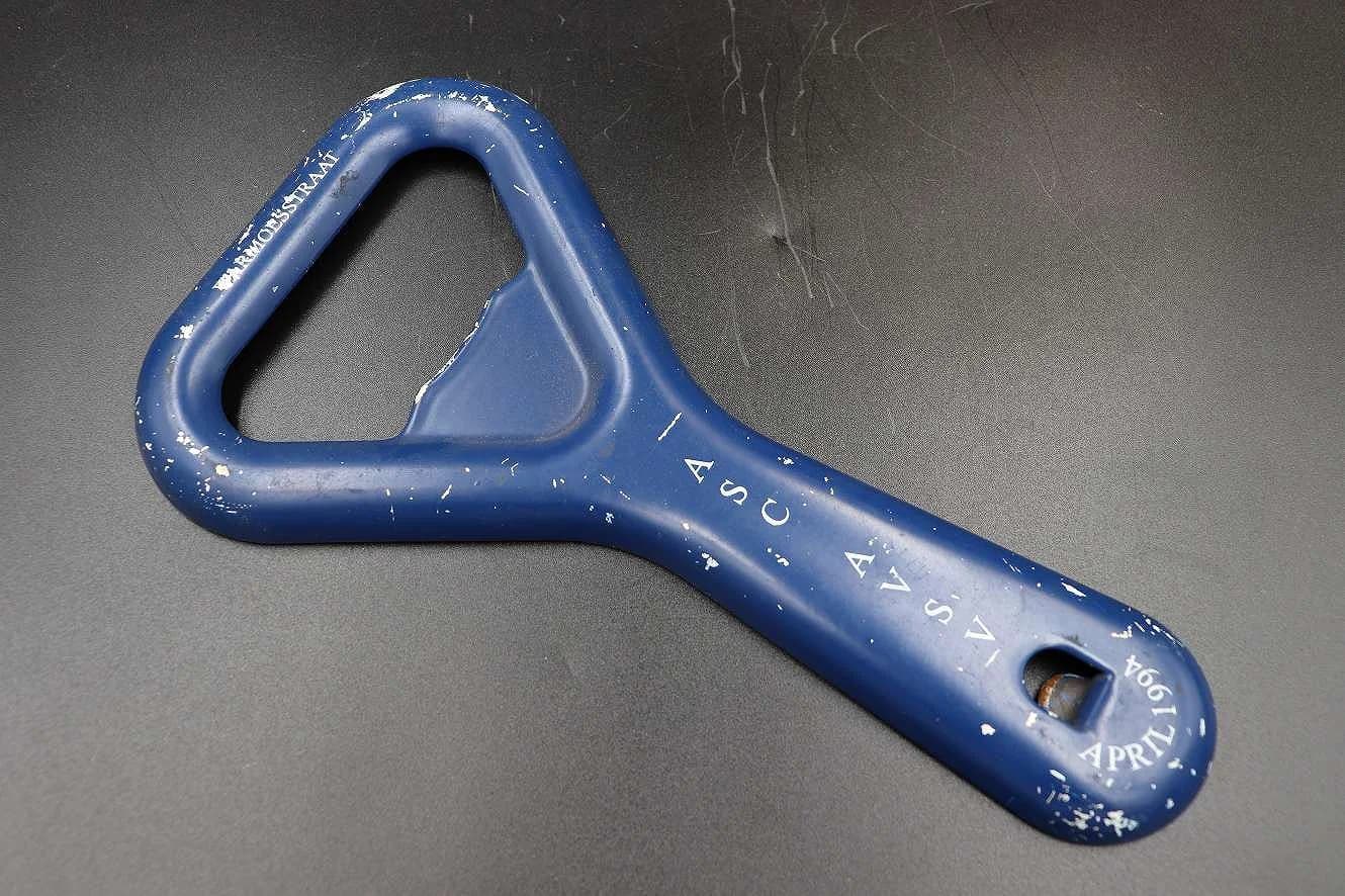 ボトルオープナー|ブルーの鉄製 26cm