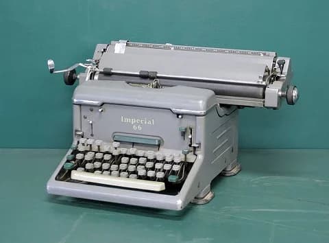 タイプライター｜1930年代 グレーにグリーンの差し色 Imperial（インペリアル）