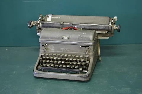 タイプライター｜1930年代 グレーの鉄製ボディ Royal（ロイヤル）