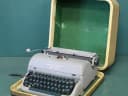 タイプライター｜1930年代 クリーム色のケース付き Remington Rand（レミントンランド）