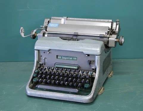 タイプライター｜1930年代 Model 66 の鉄製ボディ Imperial（インペリアル）