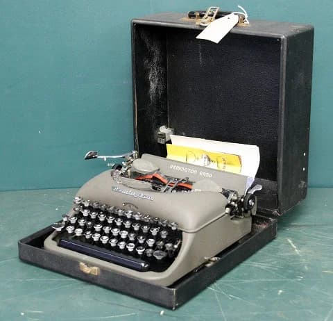 タイプライター｜1930年代 ケース付きのグレー 34.5cm
