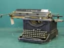 タイプライター｜1930年代 黒いオープンフレーム L C Smith