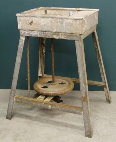 ポッターズホイール｜1930年代 脚付きの足踏みろくろ 高さ95cm