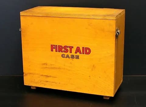 救急箱｜オーク材・1930年代 FIRST AID CASE の黄色い箱 27.5cm