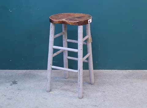 サドルハイスツール｜エルム材・1930年代 白脚とサドル座面 高さ76.5cm