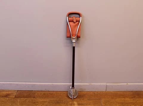 シューティングスティック｜1930年代 赤い座面 63cm