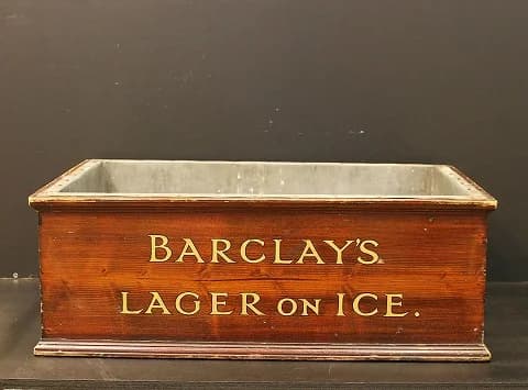 クーラーボックス｜パイン材・1930年代 BARCLAY’S LAGER ON ICE 64×23cm