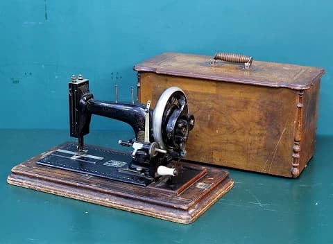 ミシン｜1930年代 手回しハンドル式 49cm