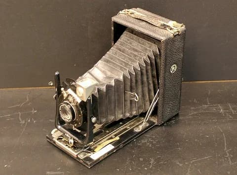 カメラ｜1930年代 蛇腹式のフォールディングカメラ 18cm