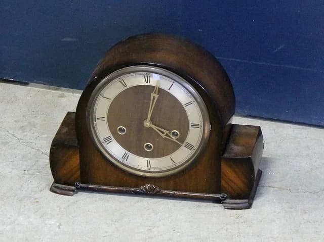 クロック｜オーク材・1930年代 かまぼこ形のマントルクロック 31cm