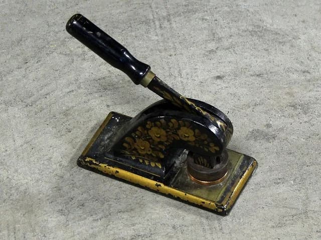 スタンパー｜1930年代 唐草の台と黒い握り 20×16cm