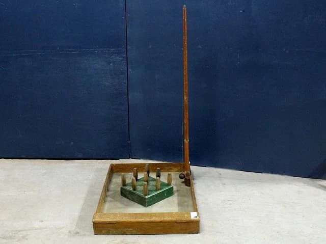 スキットルズ｜オーク材・1930年代 パブの的当てゲーム 62×123cm