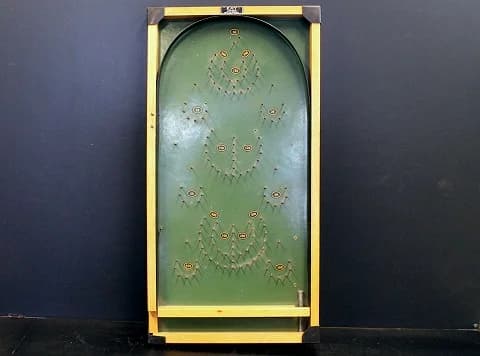 パブゲーム｜木製・1930年代 緑盤のバガテル 32×62cm