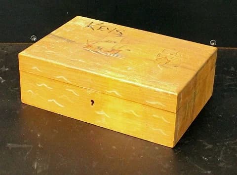 コレクションボックス|オーク材・1930年代 帆船の意匠 19×13cm