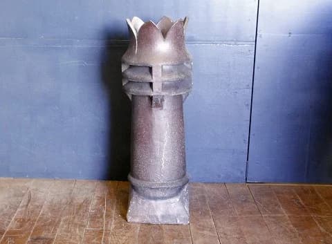 チムニー｜陶製・1930年代 灰褐色の花冠形 37×105cm