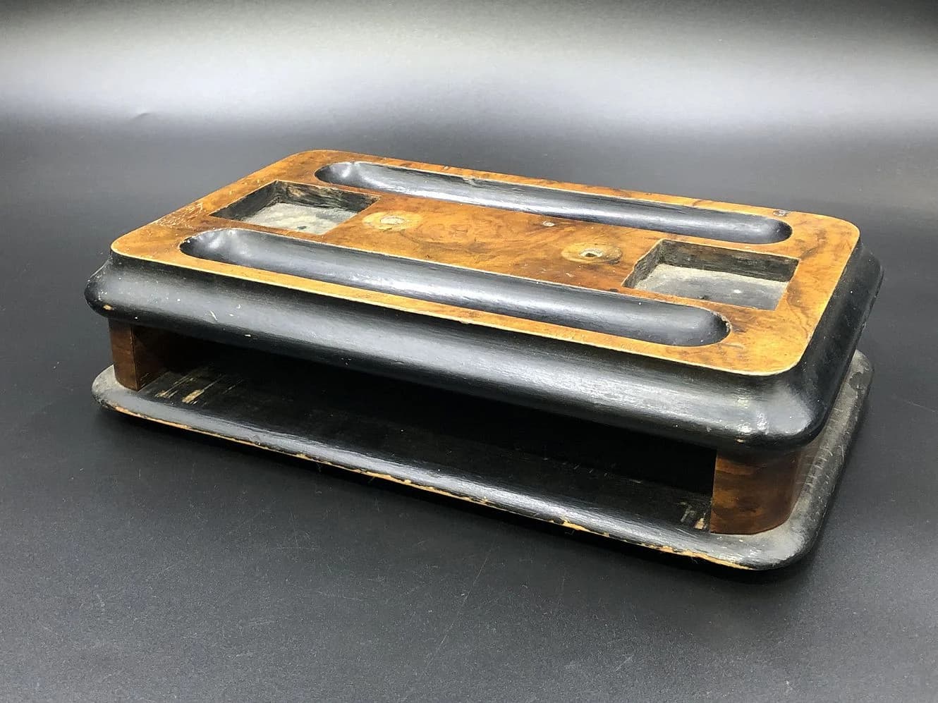 ペンスタンド｜1930年代 黒塗装と木目のインク台 28.6cm