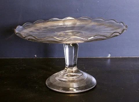 ケーキスタンド｜ガラス・1930年代 フリル縁の28.7cm