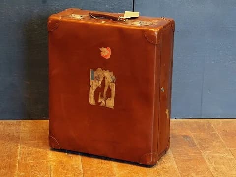 ワードローブトランク｜レザー・1930年代 縦型の旅行鞄 49×61cm