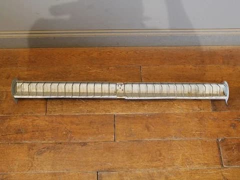 バードフィーダー|1930年代 金網の細長い餌台 100cm