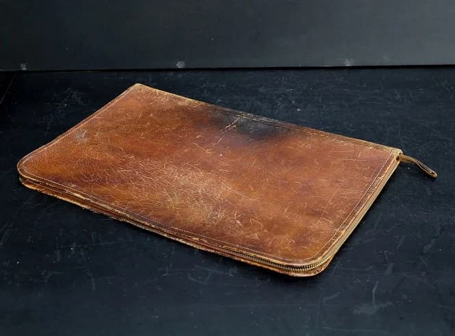 アタッシュケース｜牛革・1980年代 使い込まれた茶の革 40×27cm