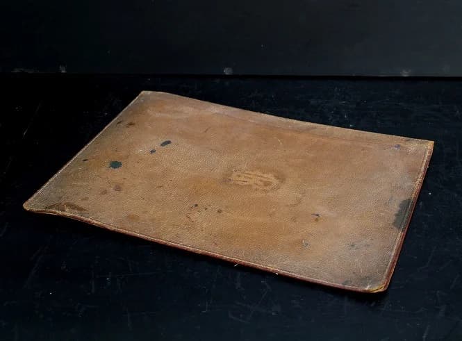 アタッシュケース｜豚革・1980年代 薄手の淡い茶 41×28.5cm