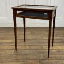 ショーケース｜ウォルナット材・1930年代 象嵌とテーパードレッグ 幅61cm