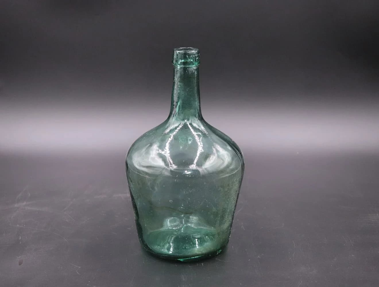 デミジョンボトル｜ガラス・1970年代 淡い緑の大瓶 26cm