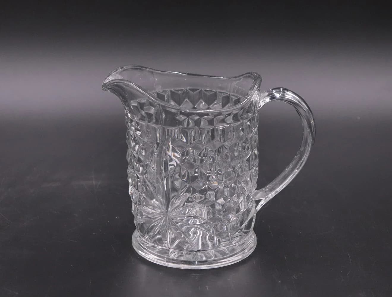 ガラスジャグ|1970年代 ダイヤカットの厚手 15.5cm