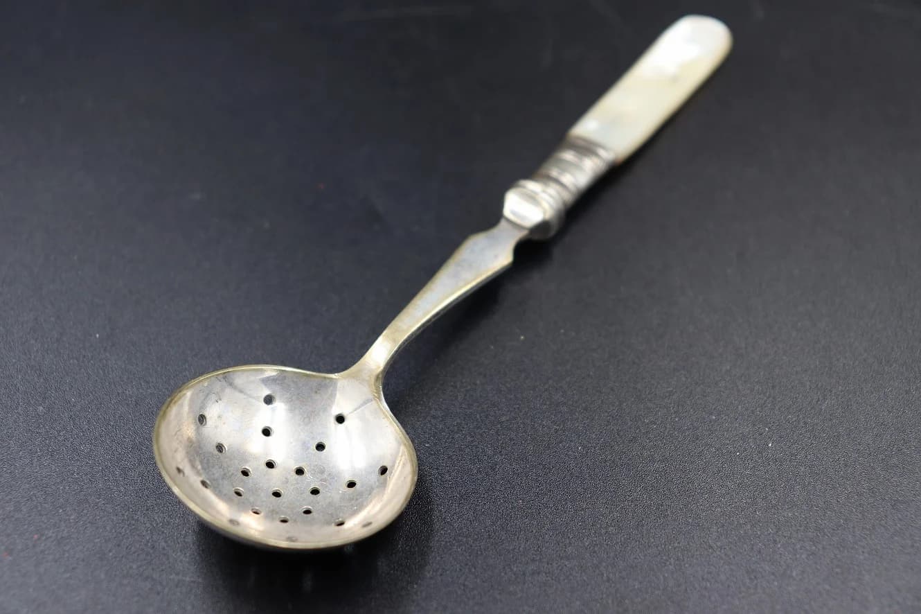 シュガーシフタースプーン｜洋白EPNS・1970年代 白蝶貝の柄 19cm