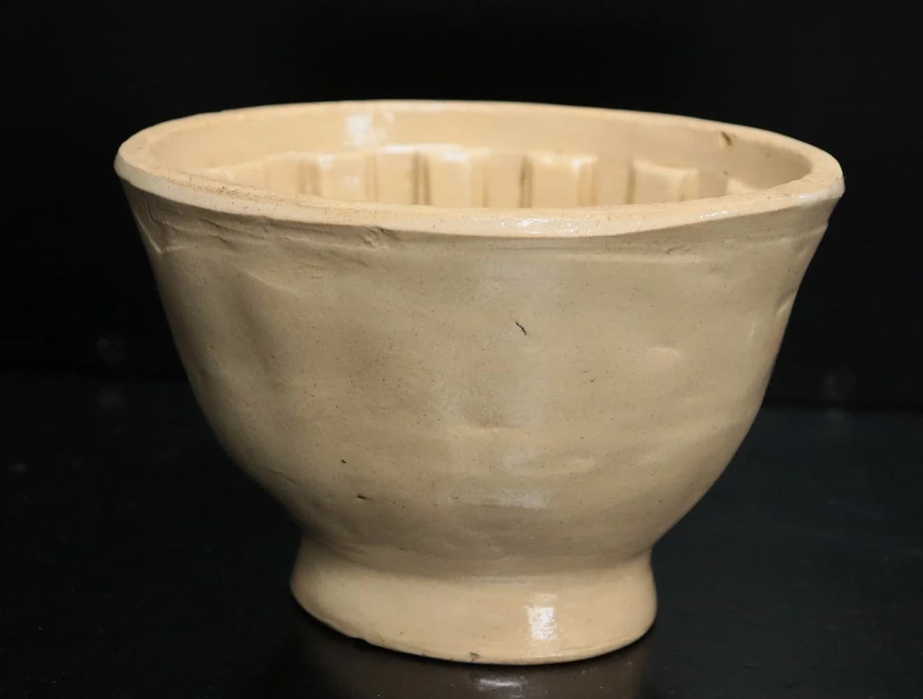 ゼリーモールド｜陶器・1970年代 クリーム色の19.3cm