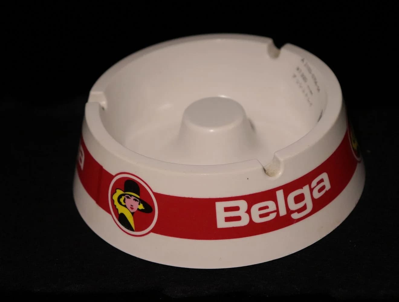 アッシュトレイ|1970年代 Belga の赤い帯と女性の意匠 12.5cm