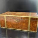 ポータブルデスク｜ウォルナット材・1930年代 金箔押しの装飾と真鍮の縁 50×26.5cm