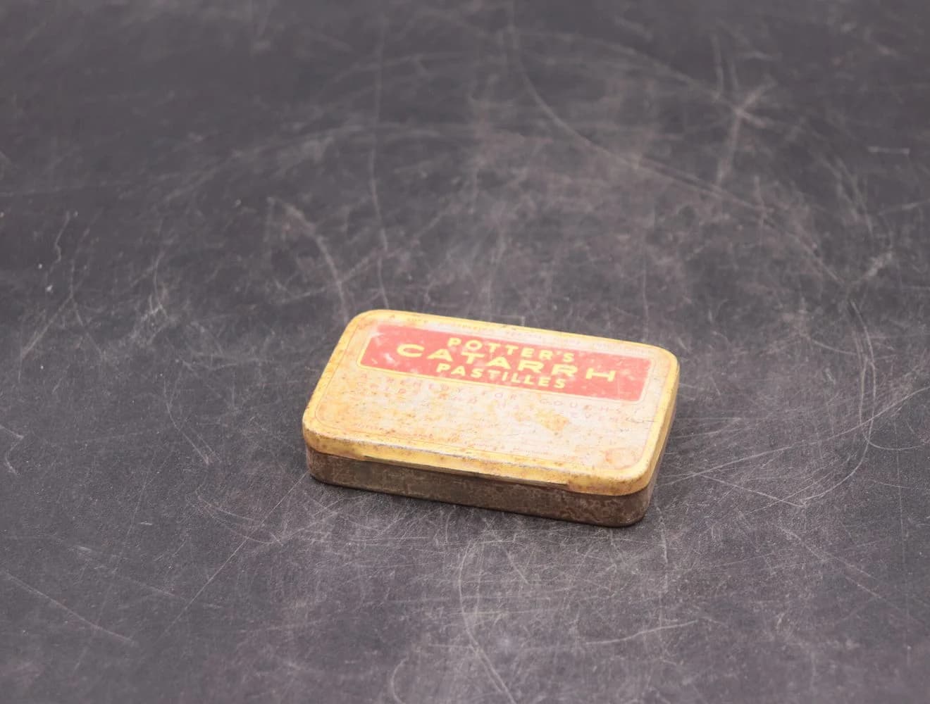 ティン缶｜ブリキ・1930年代 Potter’s Catarrh のトローチ缶 9.5cm