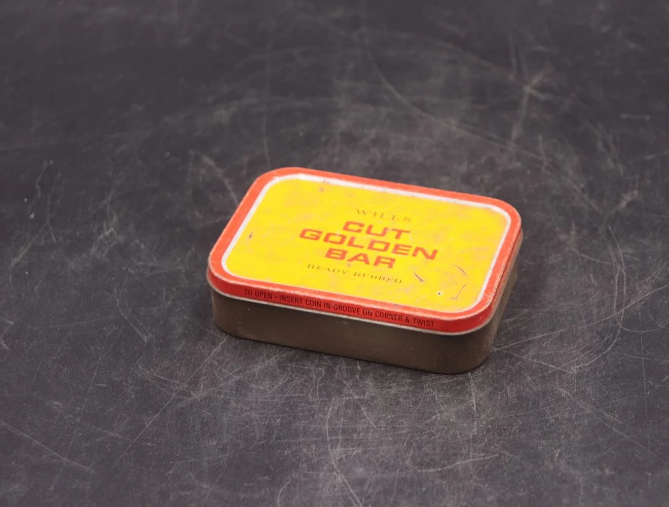 ティン缶｜ブリキ CUT GOLDEN BAR のタバコ缶 15cm