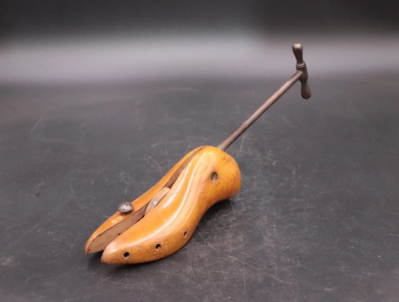 シューツリー｜木製・1930年代 長い柄の伸縮式 38.5cm