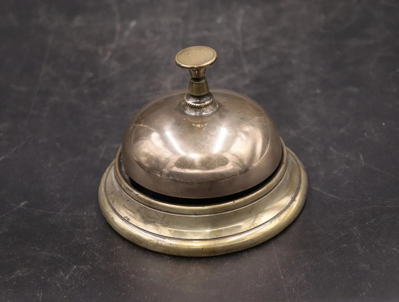 ベル｜真鍮・1930年代 卓上のオーダーベル 径11cm